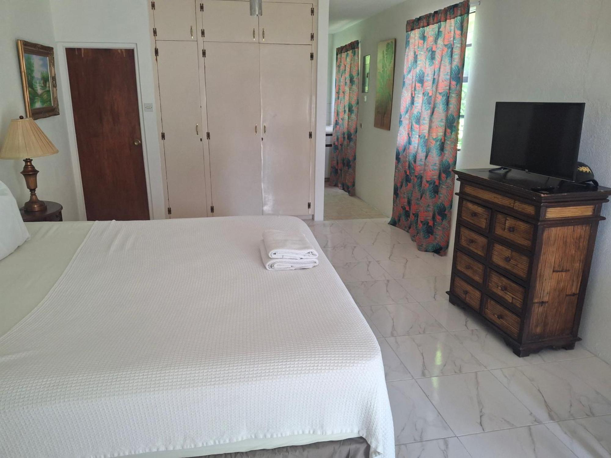 Ocean View Apartments Bridgetown Pokoj fotografie